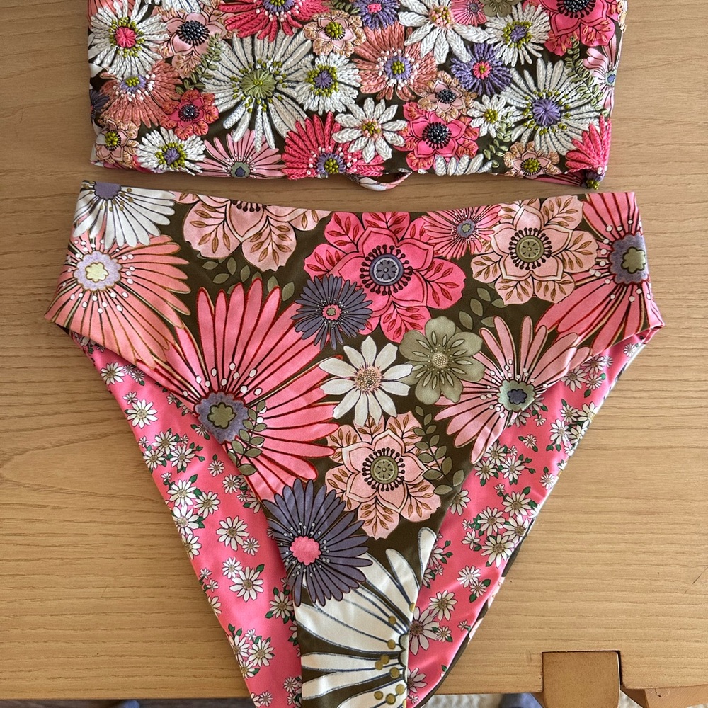 Agua Bendita Floral Bikini - Pink, Green, White